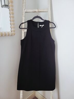 NWT Free Assembly Black Shift Dress Keyhole Neck, Sz M